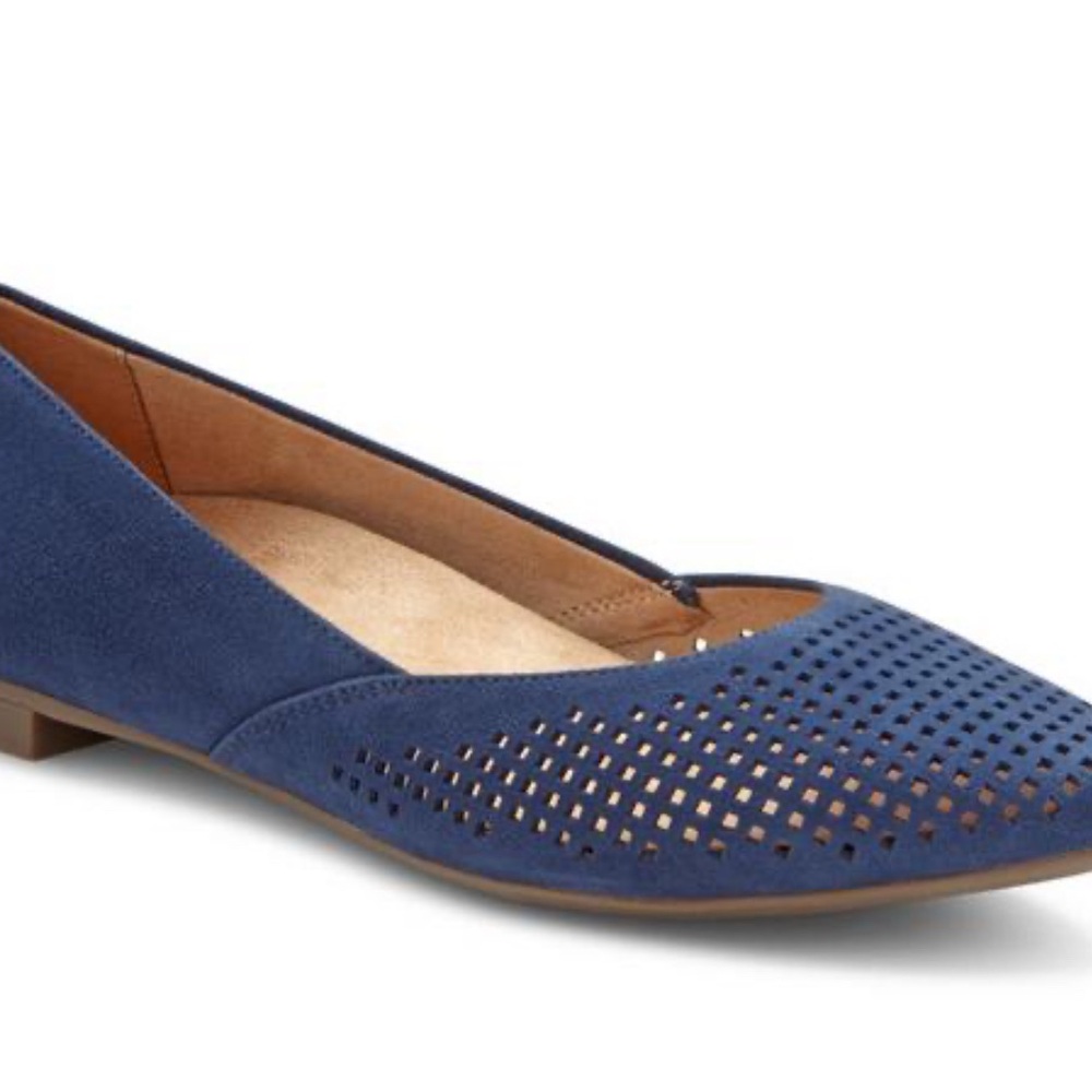 Vionic Navy Blue Perforated Pointed Toe Flats 9.5W